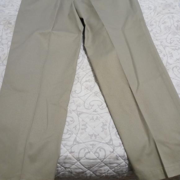 NWT Men's Van Heusen Pants - Picture 4 of 5